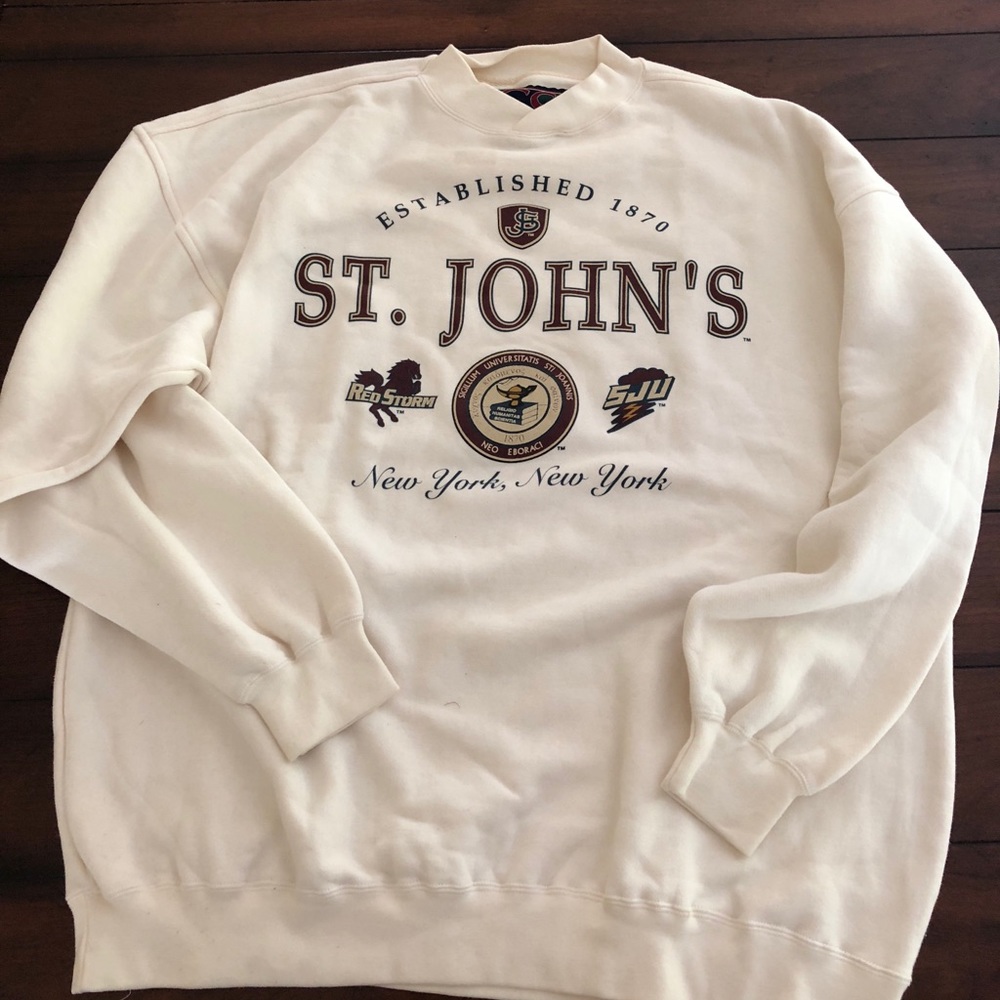 St. John’s Men’s Sweatshirt=👔
